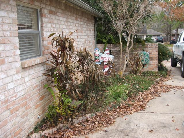 8231 Fernbrook Lane, Houston, TX 77070