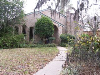 8231 Fernbrook Lane, Houston, TX 77070