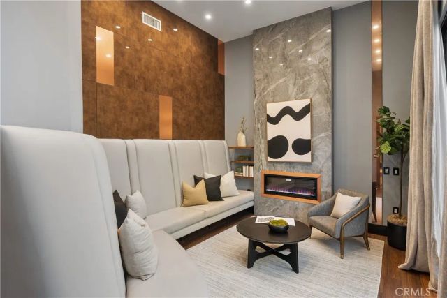 5535 Shirley Avenue, Tarzana, CA 91356