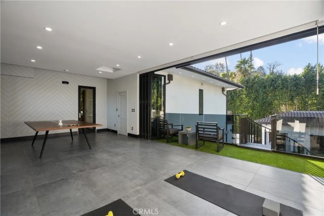 5535 Shirley Avenue, Tarzana, CA 91356