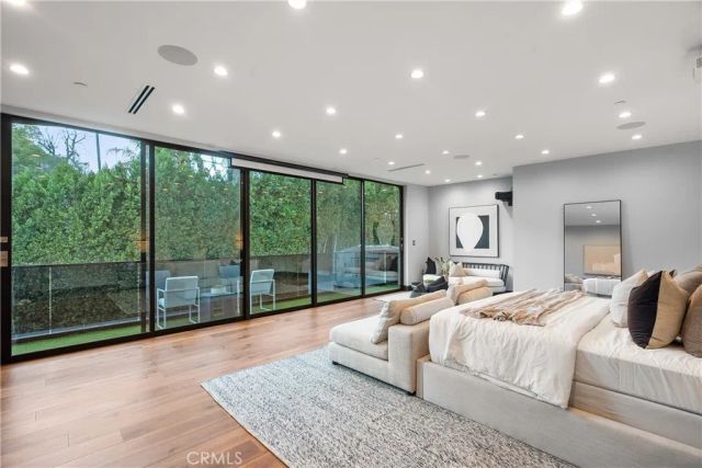 5535 Shirley Avenue, Tarzana, CA 91356