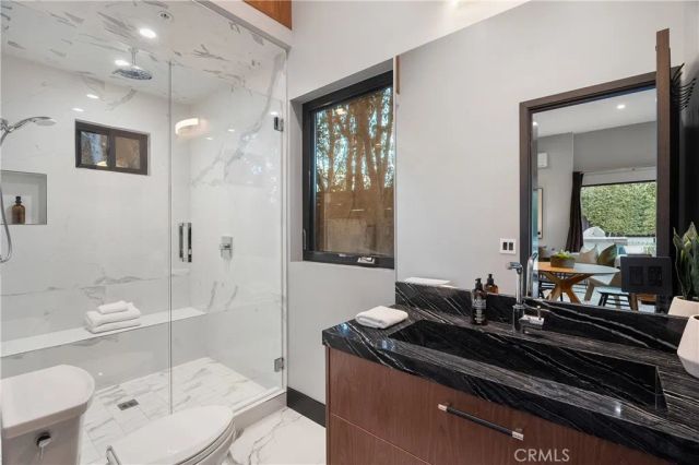 5535 Shirley Avenue, Tarzana, CA 91356