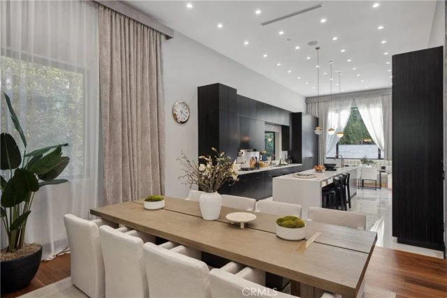 5535 Shirley Avenue, Tarzana, CA 91356