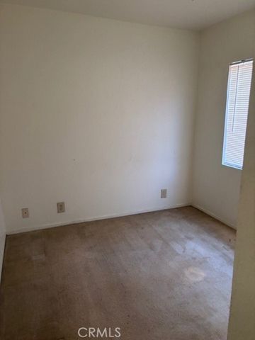 111 N Victoria Avenue, Corona, CA 92879