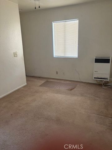 111 N Victoria Avenue, Corona, CA 92879