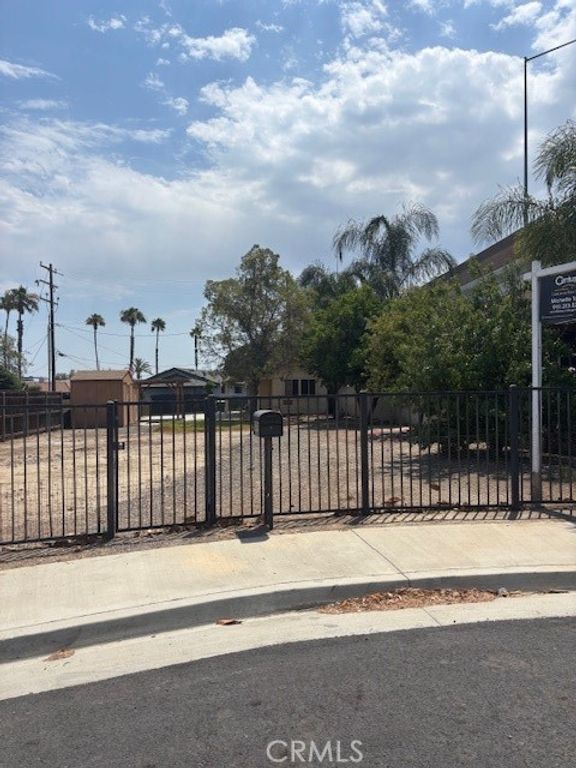 111 N Victoria Avenue, Corona, CA 92879