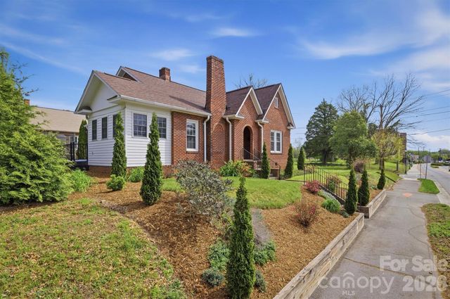 406 N Green Street, Morganton, NC 28655