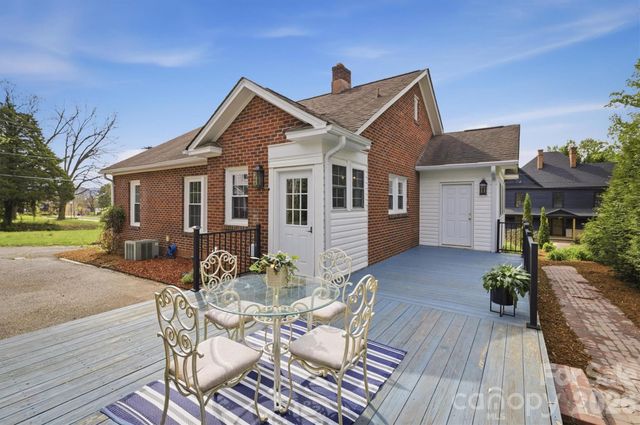 406 N Green Street, Morganton, NC 28655