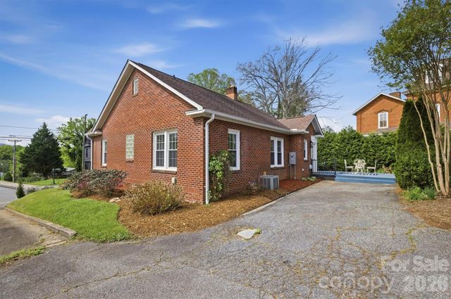 406 N Green Street, Morganton, NC 28655