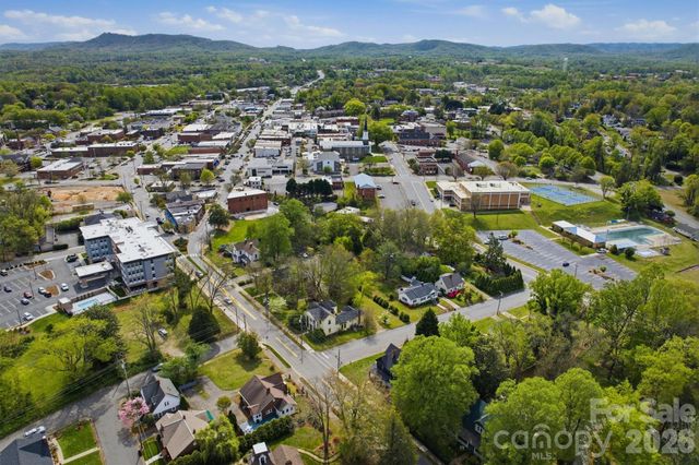 406 N Green Street, Morganton, NC 28655
