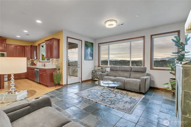10908 177th Avenue Ct E, Bonney Lake, WA 98391