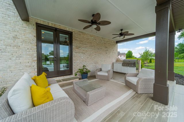 8102 Rolling Fields Road, Charlotte, NC 28227