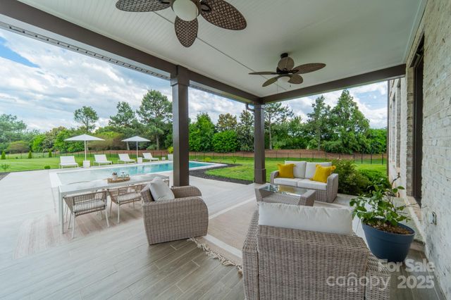 8102 Rolling Fields Road, Charlotte, NC 28227