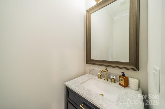 8102 Rolling Fields Road, Charlotte, NC 28227