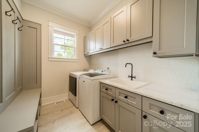 8102 Rolling Fields Road, Charlotte, NC 28227
