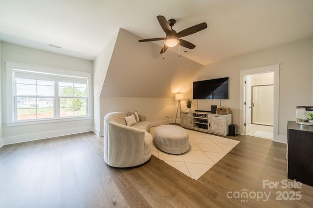 8102 Rolling Fields Road, Charlotte, NC 28227