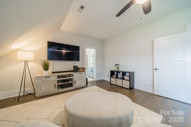 8102 Rolling Fields Road, Charlotte, NC 28227