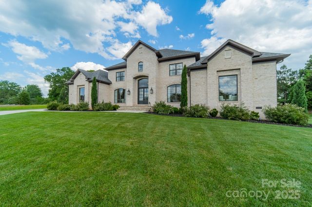 8102 Rolling Fields Road, Charlotte, NC 28227