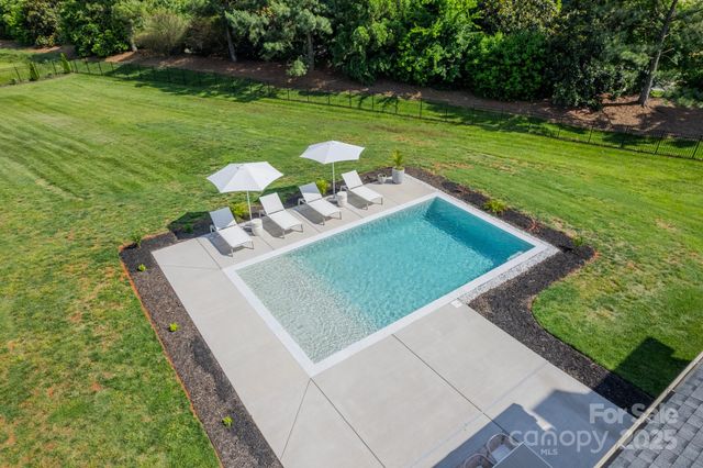 8102 Rolling Fields Road, Charlotte, NC 28227