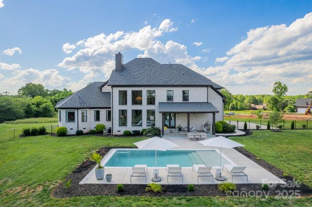 8102 Rolling Fields Road, Charlotte, NC 28227
