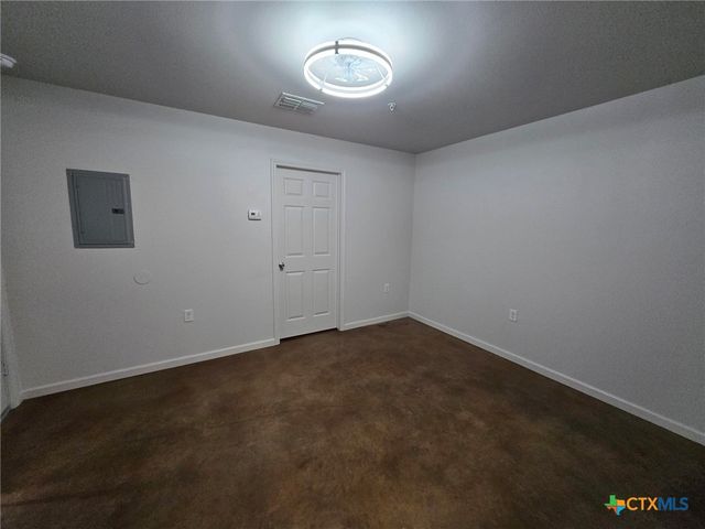 1037 W Court Street C, Seguin, TX 78155