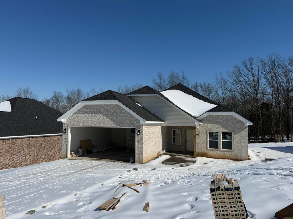 516 Madeleine Circle, Austin, AR 72007