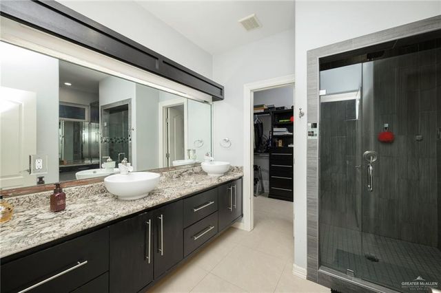 9600 Lake Concordia Court, Los Fresnos, TX 78566