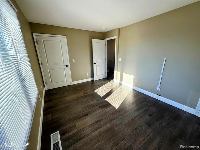 3305 Jib Lane, Detroit, MI 48207