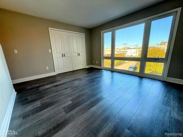 3305 Jib Lane, Detroit, MI 48207