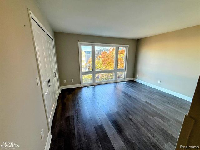 3305 Jib Lane, Detroit, MI 48207