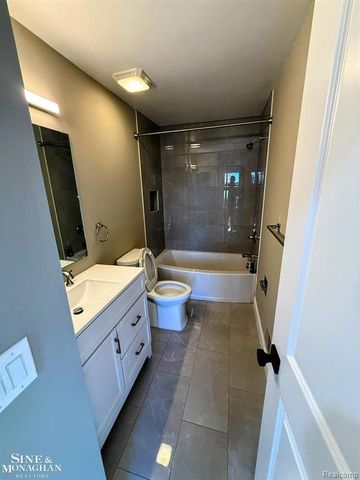 3305 Jib Lane, Detroit, MI 48207
