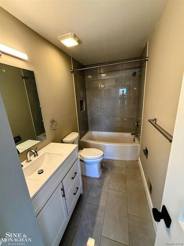 3305 Jib Lane, Detroit, MI 48207
