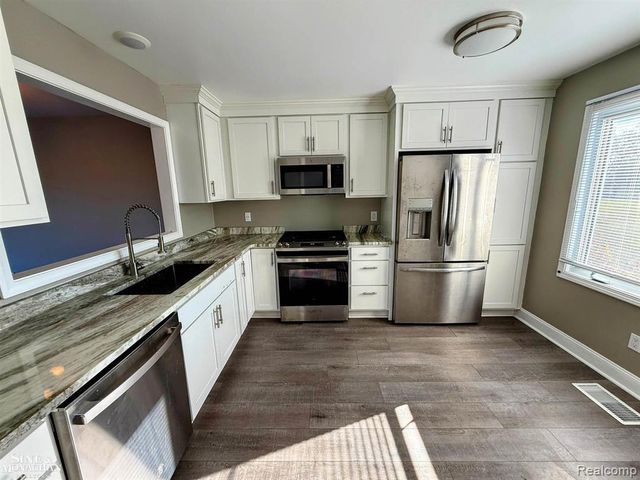 3305 Jib Lane, Detroit, MI 48207