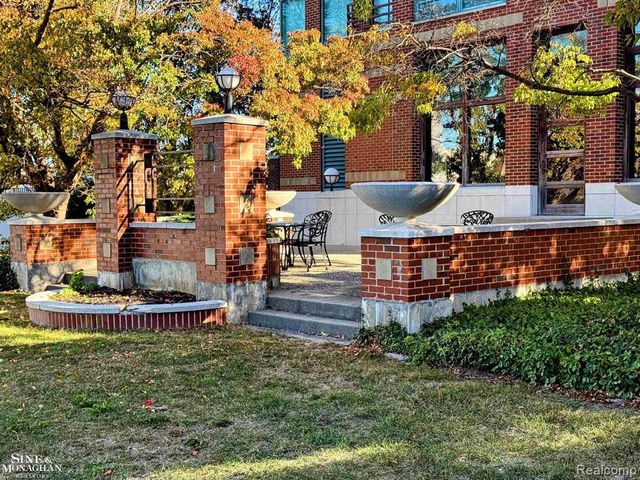 3305 Jib Lane, Detroit, MI 48207