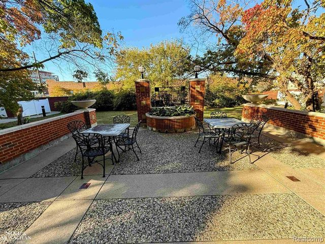 3305 Jib Lane, Detroit, MI 48207