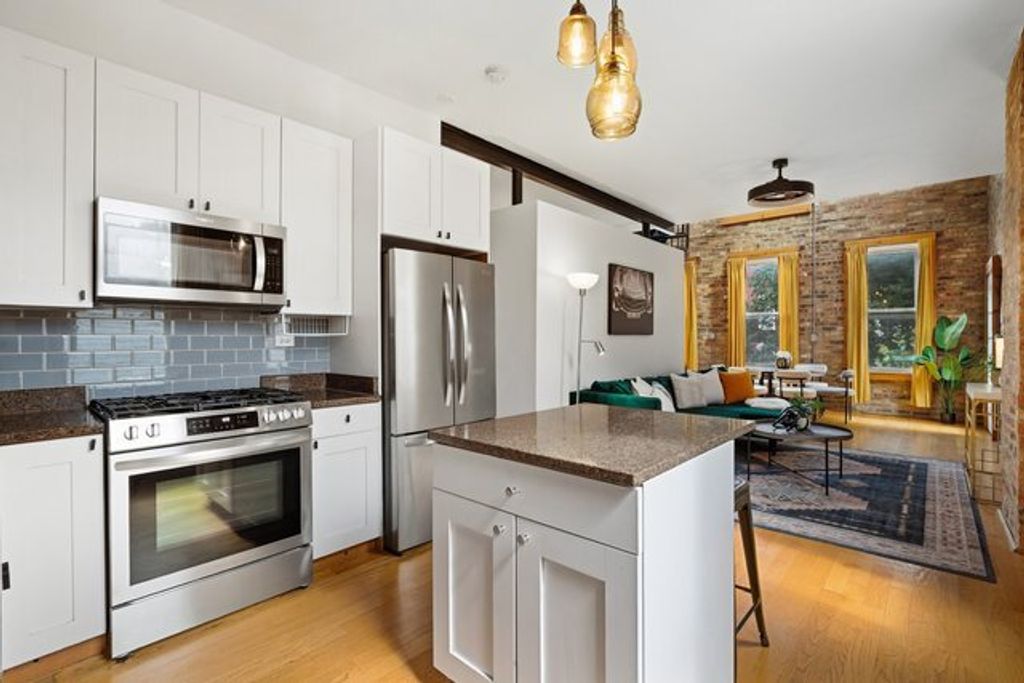 2042 N Winchester Avenue 2E, Chicago, IL 60614 — photo 5