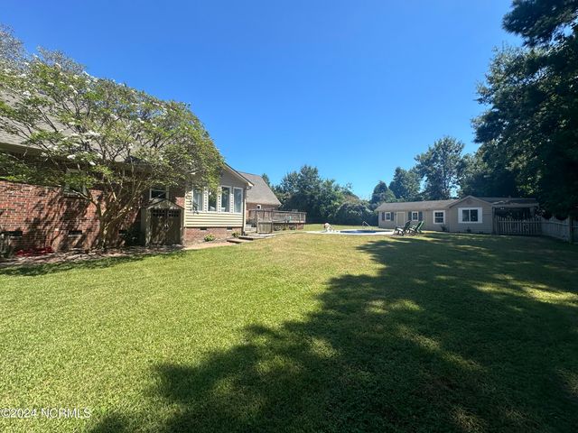 444 E Creekview Drive, Hampstead, NC 28443