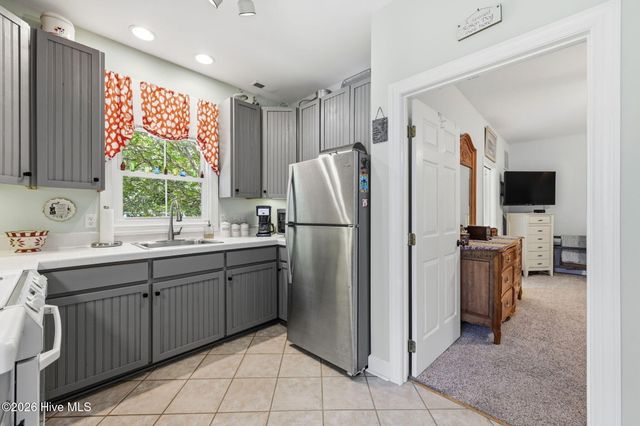 444 E Creekview Drive, Hampstead, NC 28443
