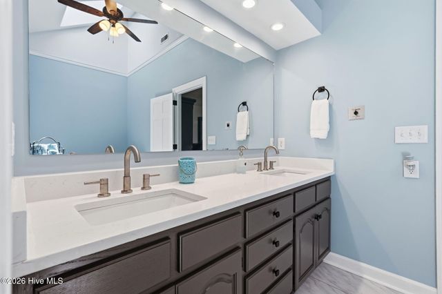 444 E Creekview Drive, Hampstead, NC 28443