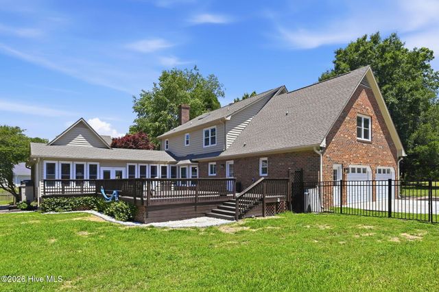 444 E Creekview Drive, Hampstead, NC 28443