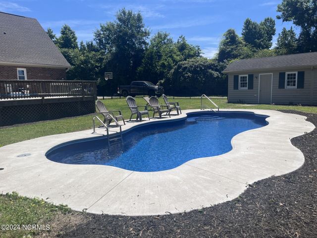 444 E Creekview Drive, Hampstead, NC 28443