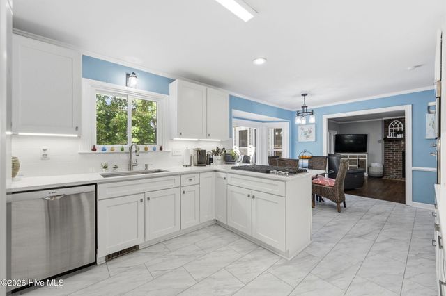 444 E Creekview Drive, Hampstead, NC 28443