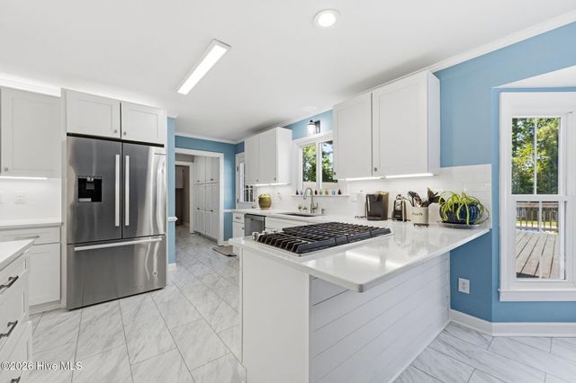 444 E Creekview Drive, Hampstead, NC 28443