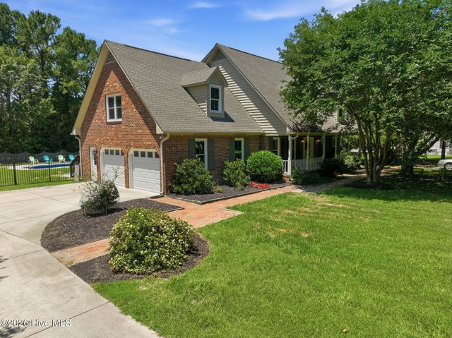 444 E Creekview Drive, Hampstead, NC 28443