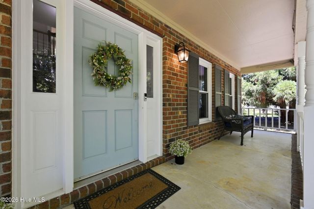 444 E Creekview Drive, Hampstead, NC 28443