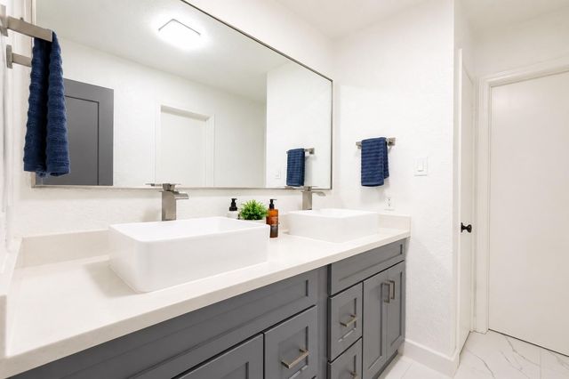 16814 Square Rigger Lane, Friendswood, TX 77546