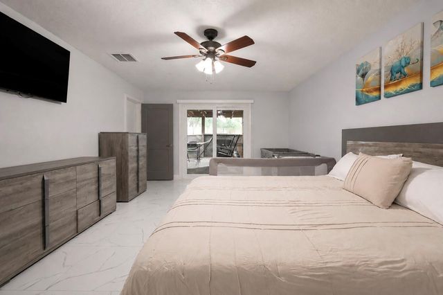16814 Square Rigger Lane, Friendswood, TX 77546