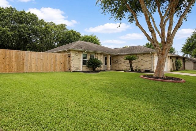 16814 Square Rigger Lane, Friendswood, TX 77546