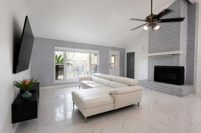 16814 Square Rigger Lane, Friendswood, TX 77546