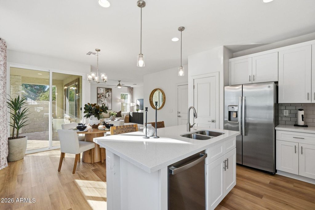 Image 11 of property listing at 6521 N 15TH Drive, Phoenix, AZ 85015